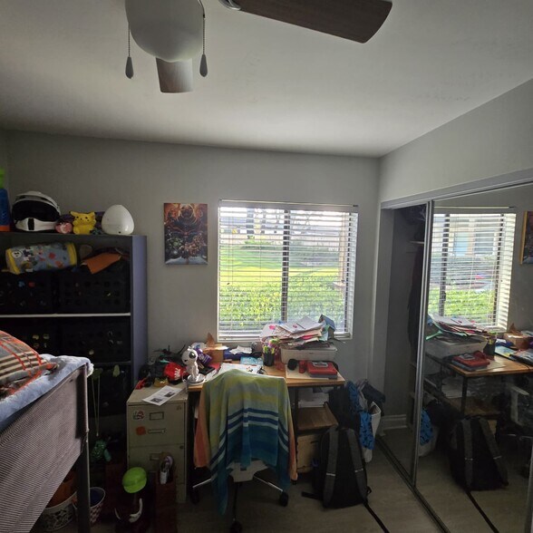 Building Photo - 1423 Graves Ave