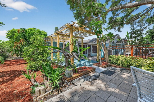 Building Photo - 6180 30th Ct S