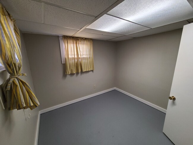 Building Photo - 2 Bedroom Home in Normal