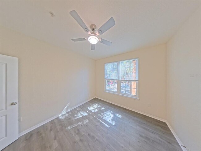 Building Photo - 4102 Central Sarasota Pkwy