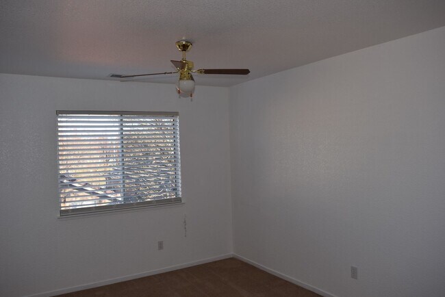 Building Photo - Coming Soon Spacious North Tracy Home – 4 Bedrooms | 2.5 Bathrooms
