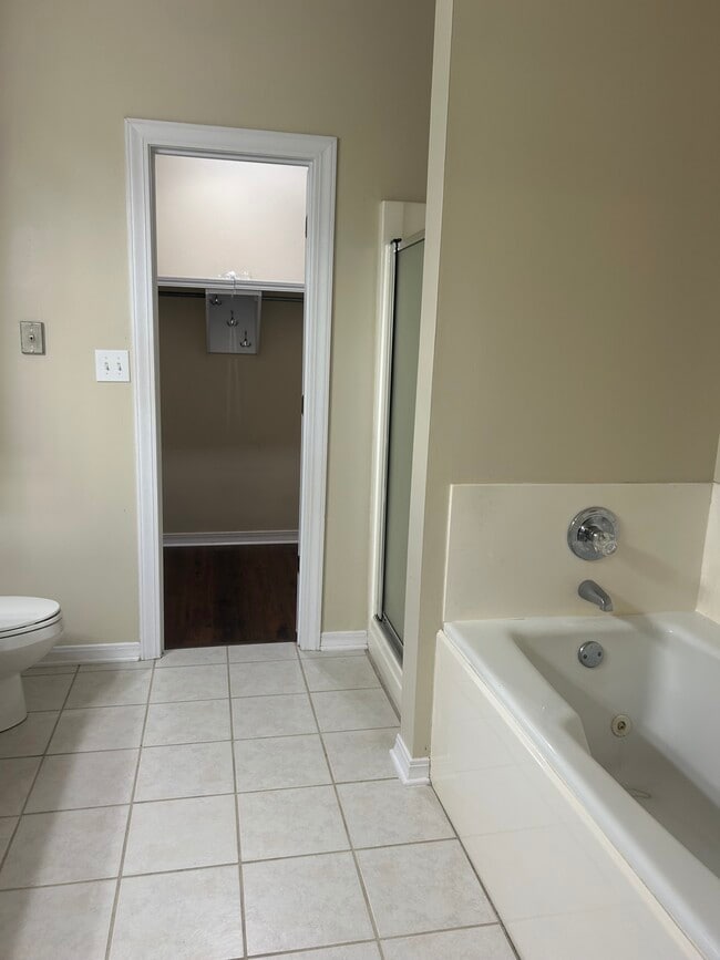 Building Photo - 516 Bay Pointe Dr