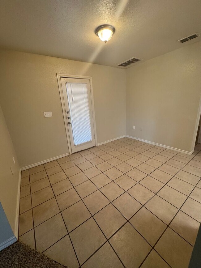 Building Photo - 1208 N Bangor Ave