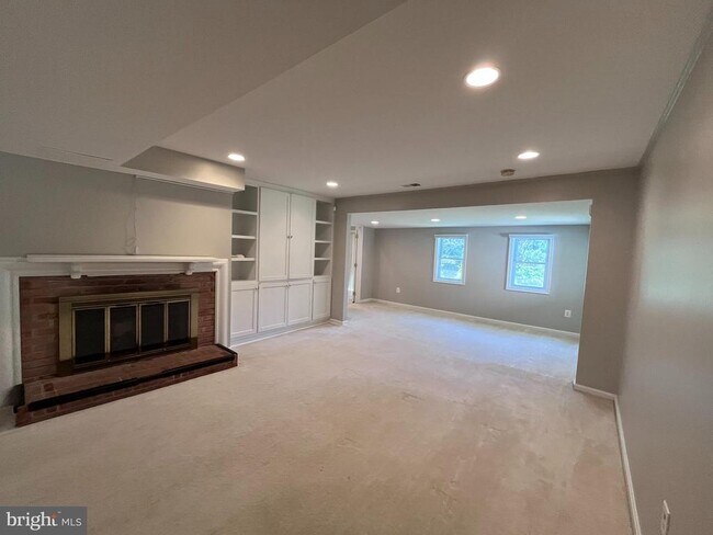 Building Photo - 6516 Cape Ct