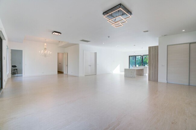 Building Photo - Modern Home in Palm Beach Gardens, Just Minutes from Juno Beach
