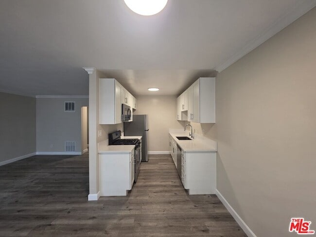 Building Photo - 7972 Norton Ave