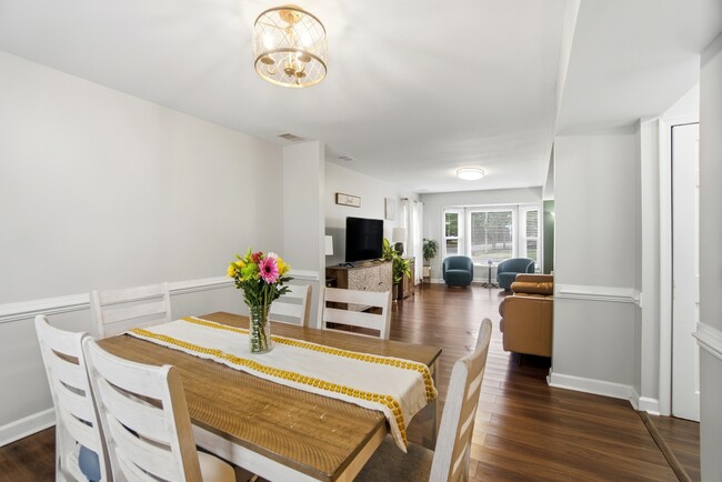 Building Photo - 1097 Honeycutt Way