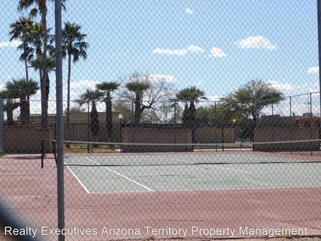 Building Photo - 3 br, 2 bath House - 835 S. Pantano Parkway