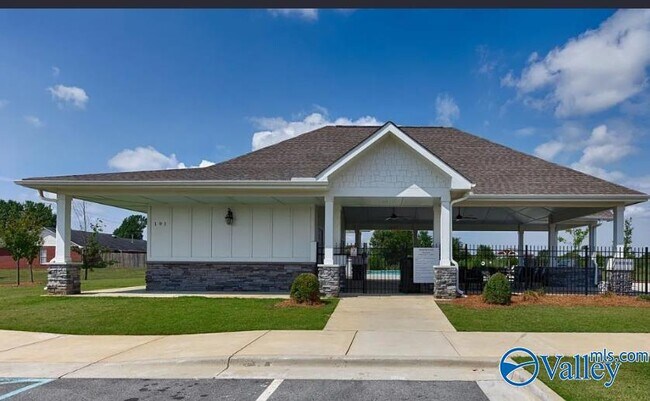 Building Photo - 336 Jackson Pt Cir