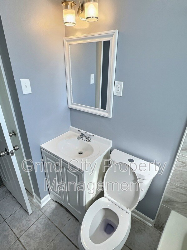 Building Photo - 395 Fairhope Rd