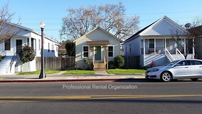 Building Photo - Downtown Charmer In the Heart of It ALL ! COMING SOON !