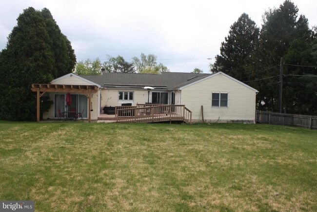 Building Photo - 1223 Township Line Rd