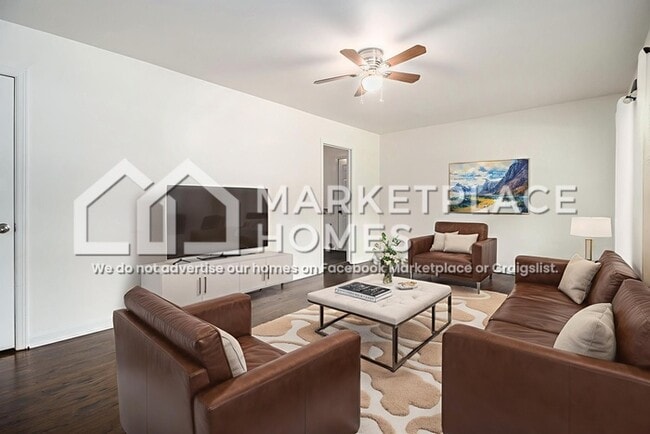 Building Photo - 2760 Dearwood Dr SW