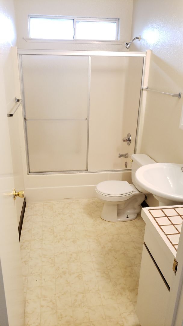 Building Photo - 5125 Panama Ave