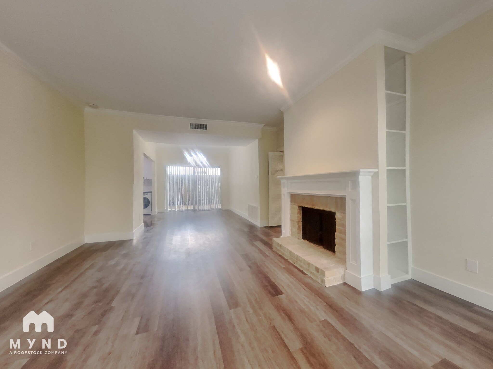 Building Photo - 2100 Tanglewilde St