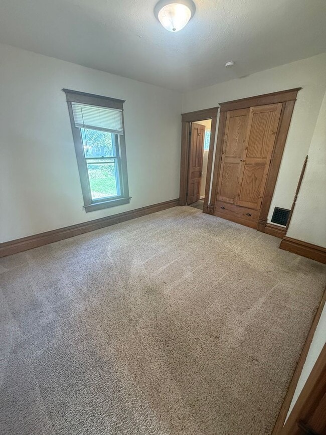 Building Photo - 4 bedroom 1.5 bath house in Tama Iowa