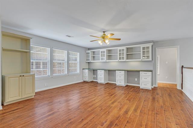 Building Photo - 4001 Mayflower Ln