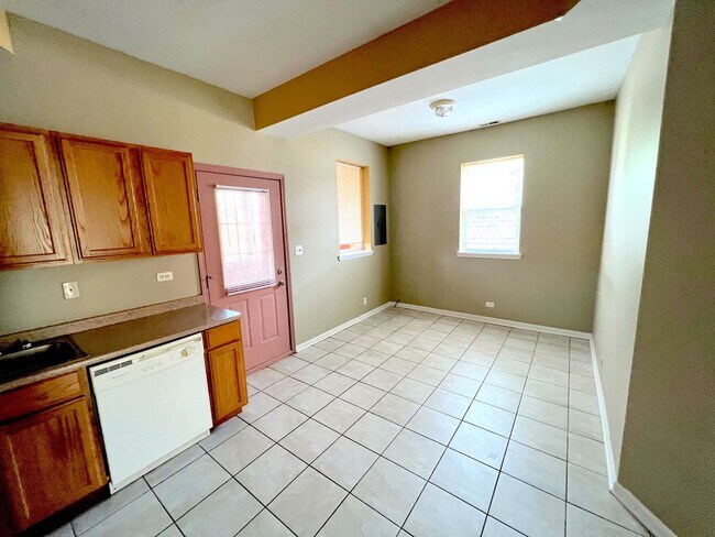 Building Photo - 1412 W Flournoy St
