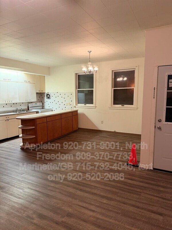 Building Photo - S7559 US-12