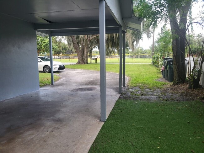 Building Photo - 1508 S Lee Ave