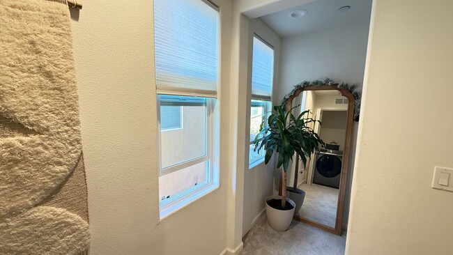 Building Photo - Charming 3 Bedroom Home in a Quiet Madera Neighborhood