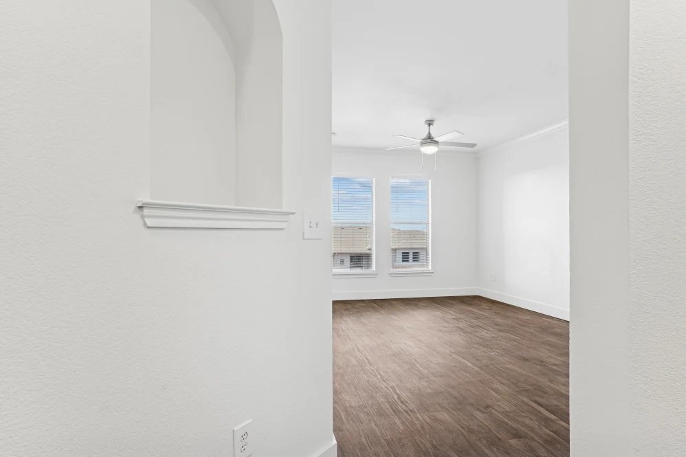 Building Photo - 7301 Oakmont Blvd