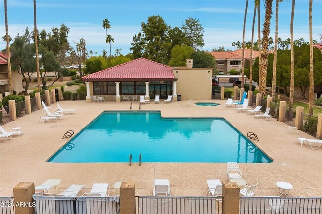 Building Photo - 8649 E Royal Palm Rd