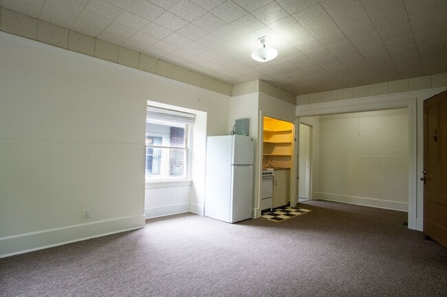 Building Photo - Top Floor Corner Flat in GORGEOUS 1886 Nob...