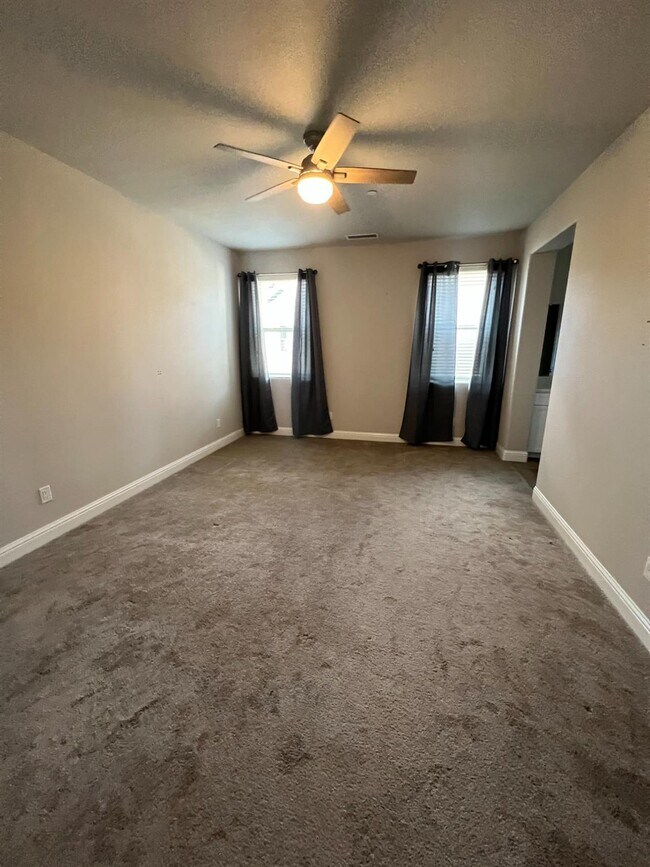 Building Photo - 1394 E Via Dorata Way