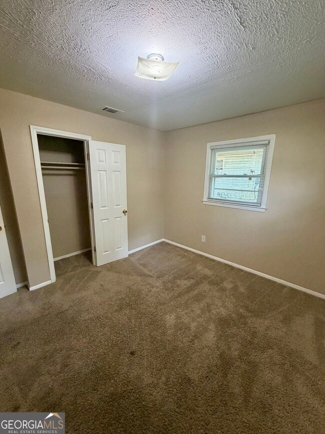 Building Photo - 814 Crestwood Terrace
