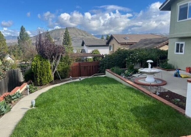 Building Photo - Beautiful Remodeled Home in highly desirable Laguna Lake Neighborhood