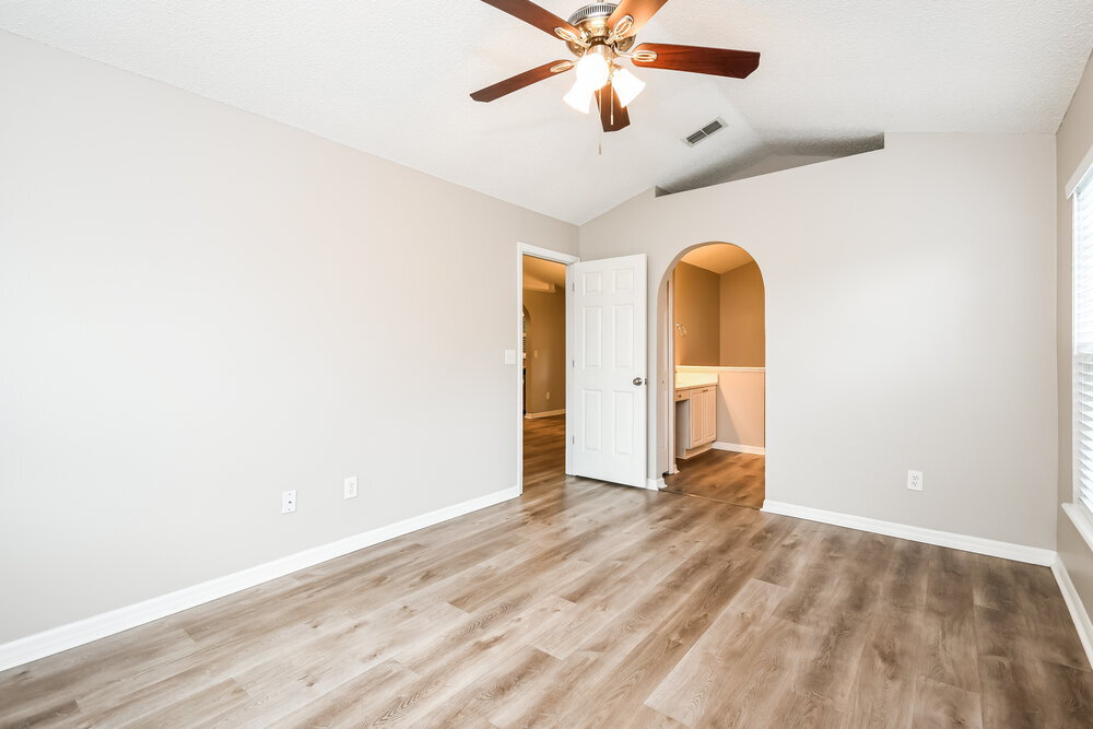 Building Photo - 223 Bent Oak Loop