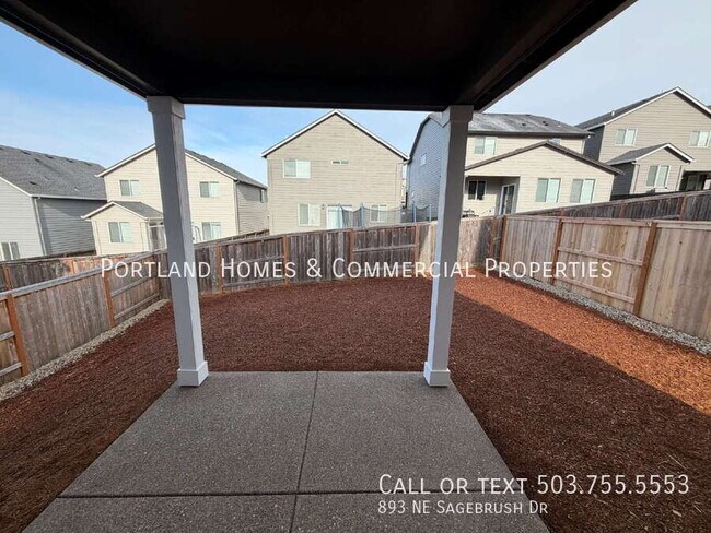 Building Photo - 893 NE Sagebrush Dr