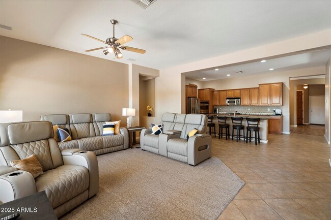 Building Photo - 743 E Torrey Pines Pl