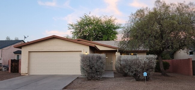 Primary Photo - Beautifully Renovated 3 Bedroom- Rita Ranc...