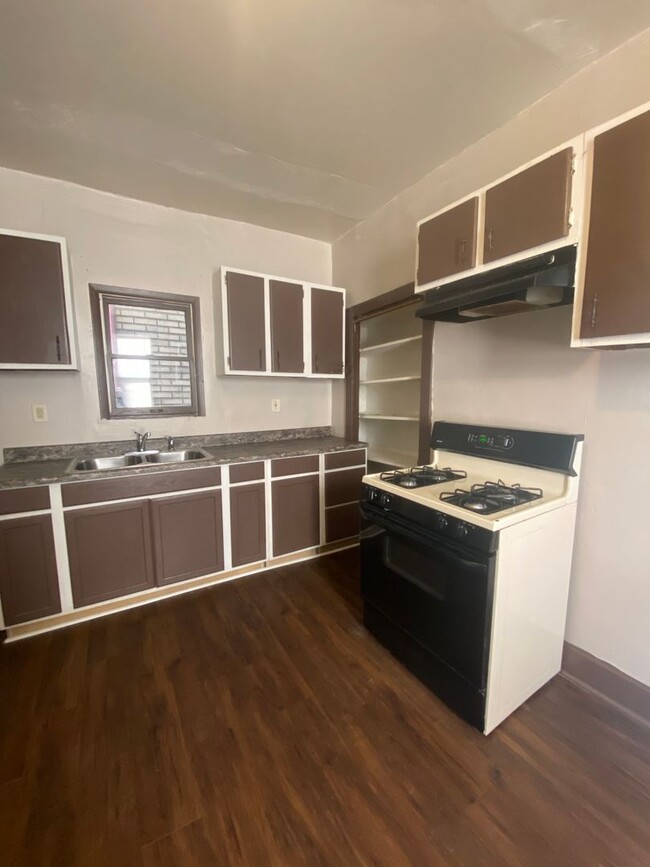 Building Photo - Renovated home in Braddock 2 bedroom Secti...