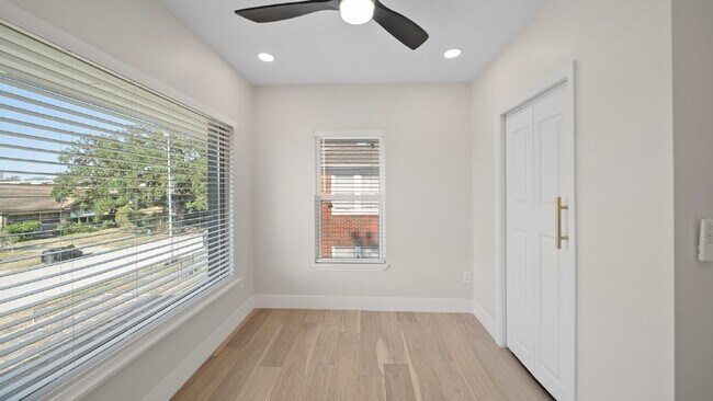 Building Photo - One of a Kind Luxury Home Close to Downtow...