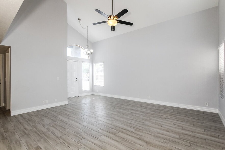 Building Photo - 4052 W Camino Vivaz