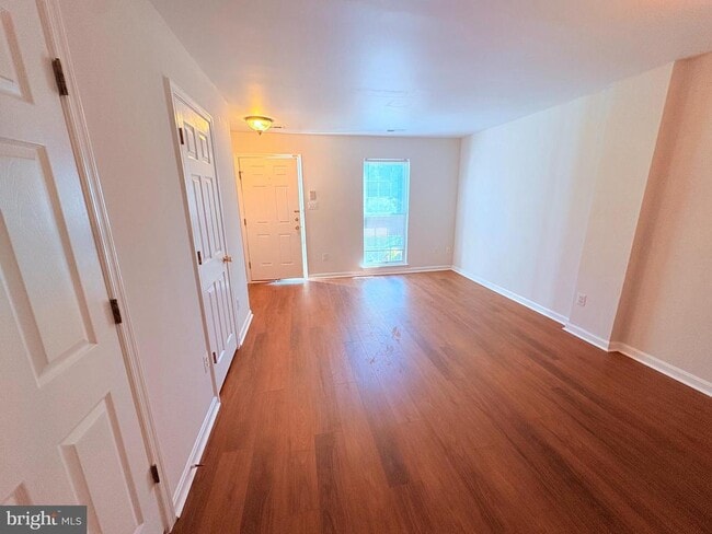Building Photo - 45474 Oak Trail Square