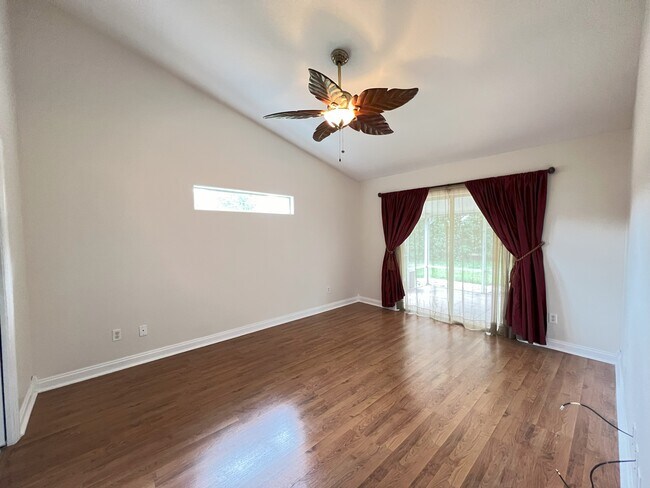 Building Photo - 345 Silver Pine Dr