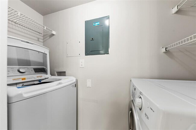 Building Photo - 2502 SE Anchorage Cove