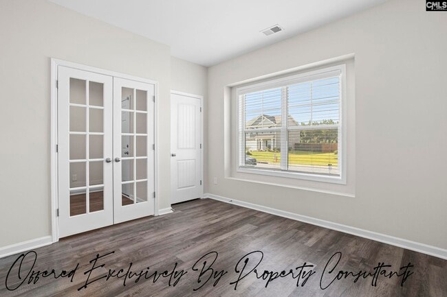 Building Photo - 13 Spinney Ct