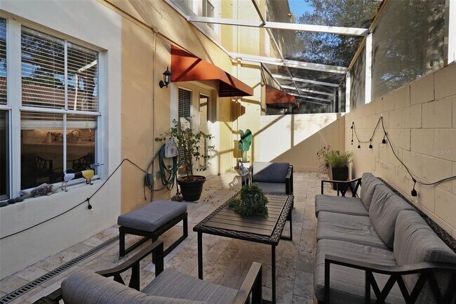 Building Photo - 505 S Tampania Ave