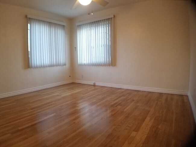 bedroom #1 - 1902 Lead Ave SE