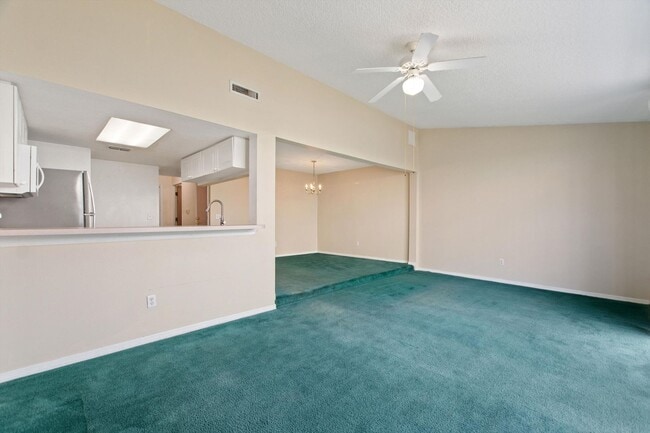 Building Photo - Welcome to Island Club Resort! Spacious 3-bedroom 3-bathroom Townhouse!