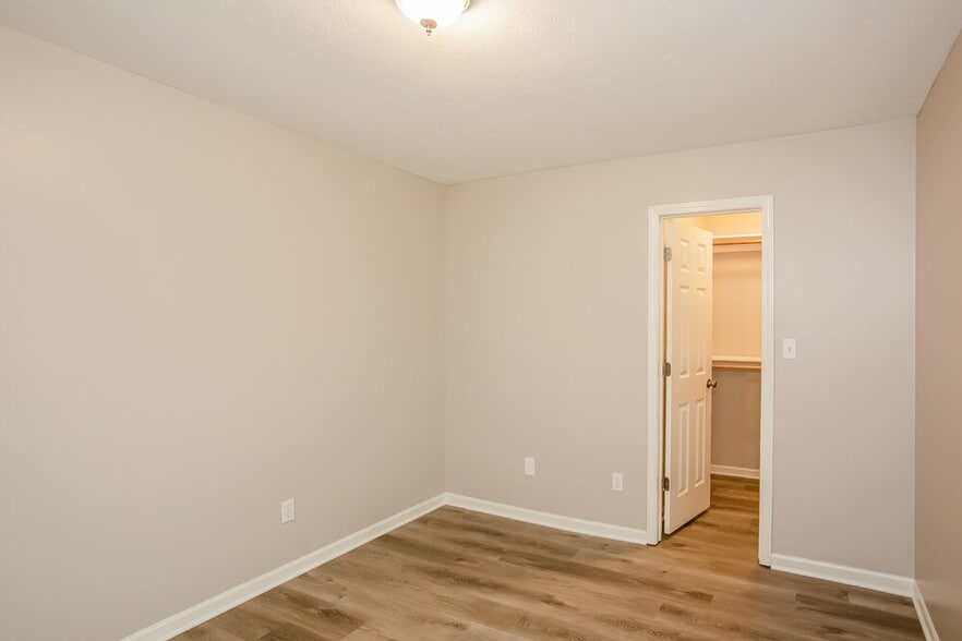 Building Photo - 1333 Cypress Dr