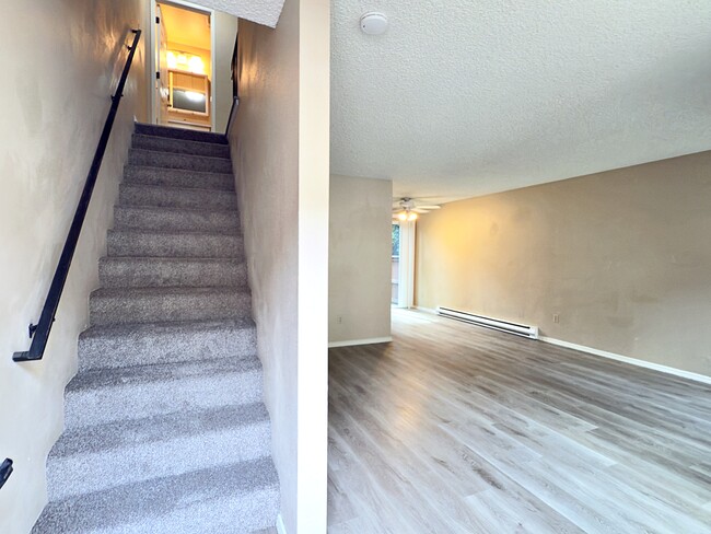 Building Photo - 3610 S Kelly Ave