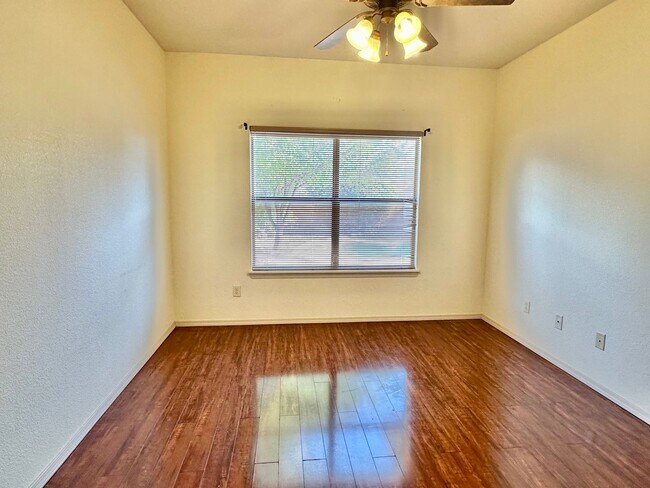 Building Photo - 1104 San Miguel St