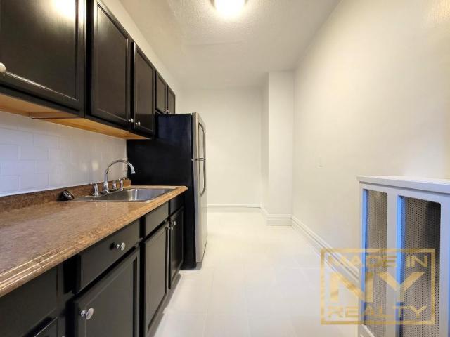 Building Photo - 1 bedroom in ASTORIA NY 11102