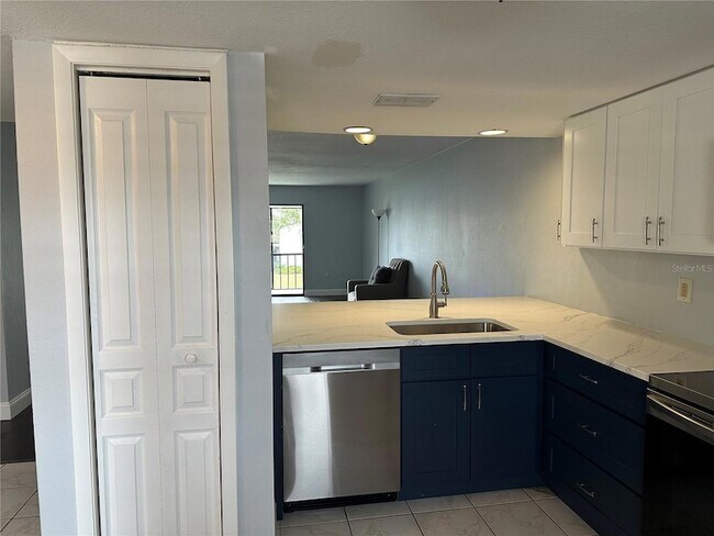 Building Photo - 106 Mary Dr